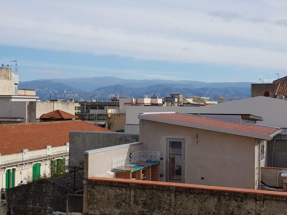 Il Tuppo - Al Centro In Cima Apartman Messina Kültér fotó